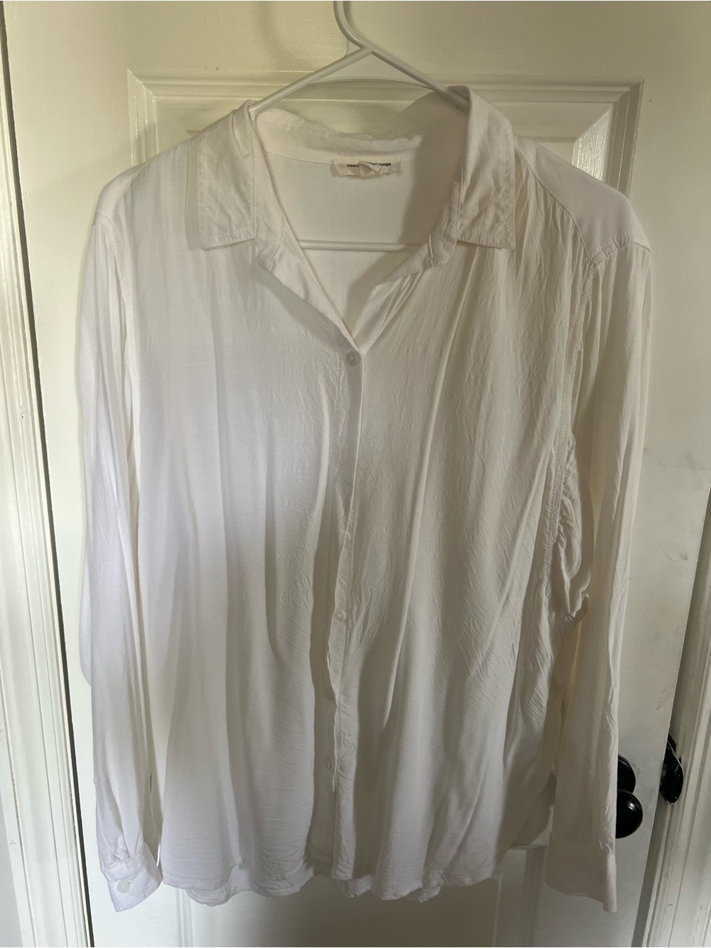 beachlunchlounge White Lightweight Button-Down Shirt